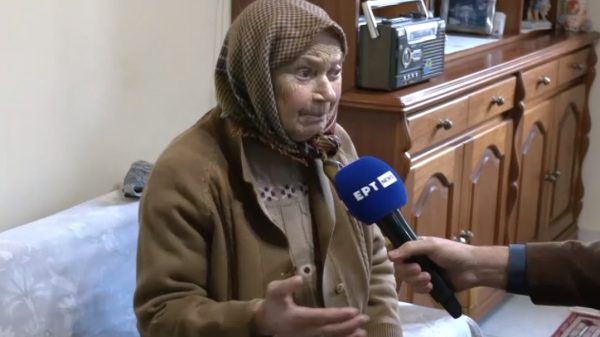 Υγεία: Η συνταξιούχος από το Μεσολόγγι που συγκίνησε και ανέδειξε τη «γύμνια» του ΕΣΥ