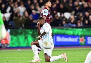 Δοκάρι κι έξω…