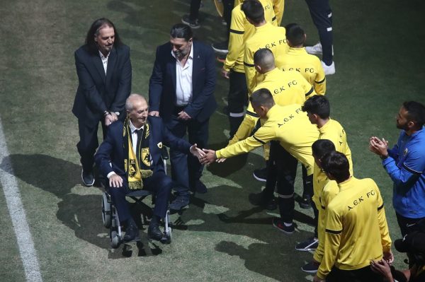 Νεστορίδης: Kρίσιμες ώρες για τον μύθο της ΑΕΚ