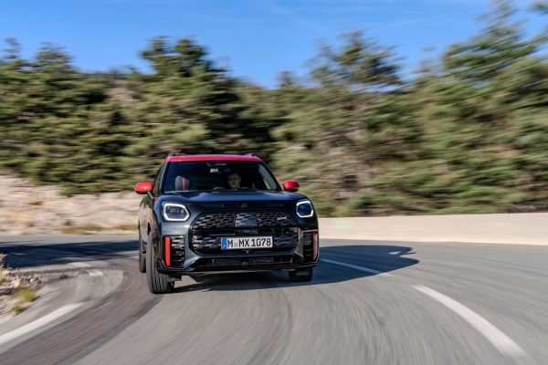 ΜΙΝΙ Countryman JCW: “Οι παλιές αγάπες πάνε στον παράδεισο”