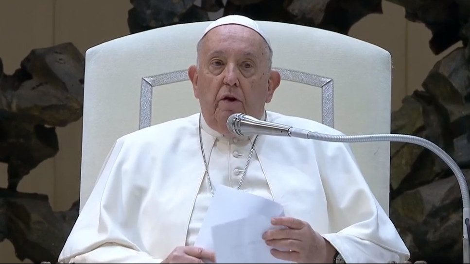 Πάπας Φραγκίσκος: Εξασθενημένος μετά την περιπέτεια με την υγεία του - «Παρών» στη γενική ακρόαση στο Βατικανό