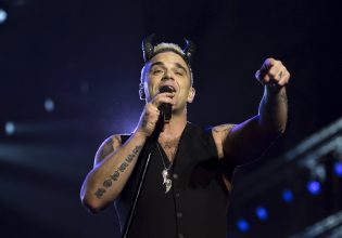 Το συγκινητικό αντίο του Ρόμπι Γουίλιαμς στη γυναίκα που έχασε τη ζωή της στη συναυλία του