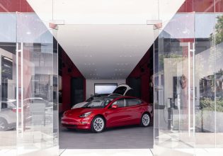 Έντονη δυσαρέσκεια για την Tesla Insurance στις ΗΠΑ