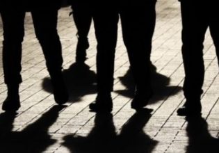 Ανήλικοι χτύπησαν περαστικό που τους επέπληξε επειδή προσέβαλαν κορίτσια – Συνελήφθη 16χρονος