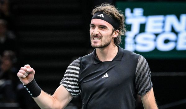 Ασταμάτητος ο Τσιτσιπάς: Πέρασε στα ημιτελικά του Παρισιού (2-0)