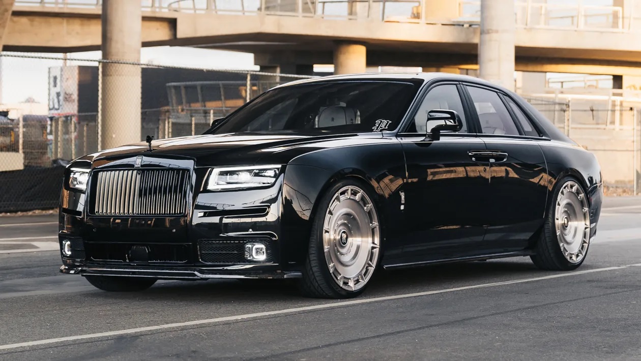 Η Rolls-Royce Ghost όπως δεν την έχουμε συνηθίσει