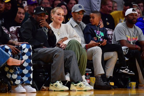 Έκρυβε τη βέρα της η Αντέλ – Η επιβεβαίωση του κρυφού γάμου