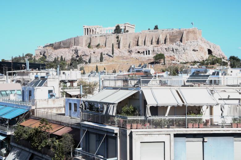 Στην Αθήνα καλπάζουν, στο Παρίσι πέφτουν - Η πανευρωπαϊκή πρωτιά στα ακίνητα
