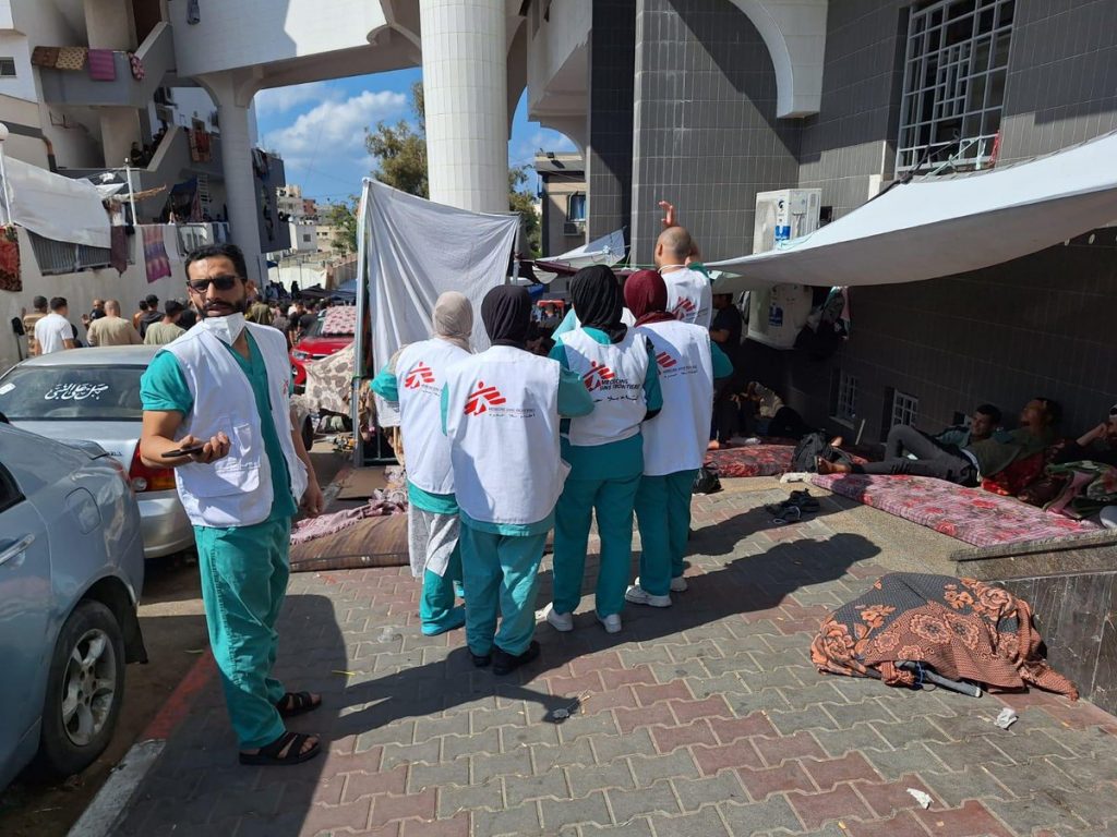 Γιατροί Χωρίς Σύνορα: «Η αποστολή χτυπήθηκε σκόπιμα» – Απομακρύνονταν 137 άτομα, μεταξύ των οποίων 65 παιδιά