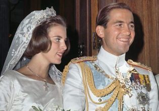 Βρέθηκε το νυφικό της Άννας Μαρίας στις αποθήκες στο Τατόι μετά από 59 χρόνια