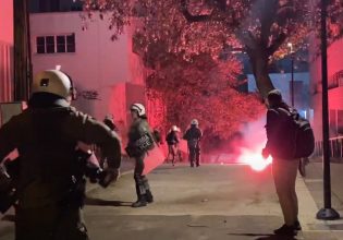 Θεσσαλονίκη: Εννέα προσαγωγές για τα επεισόδια κουκουλοφόρων-ΜΑΤ στο ΑΠΘ – Πετροπόλεμος και χημικά