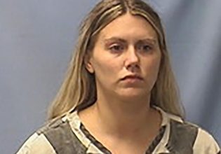 ΗΠΑ: Καθηγήτρια αντάλλαζε φωτογραφίες με μαθητή για να ικανοποιήσει σεξουαλικές επιθυμίες