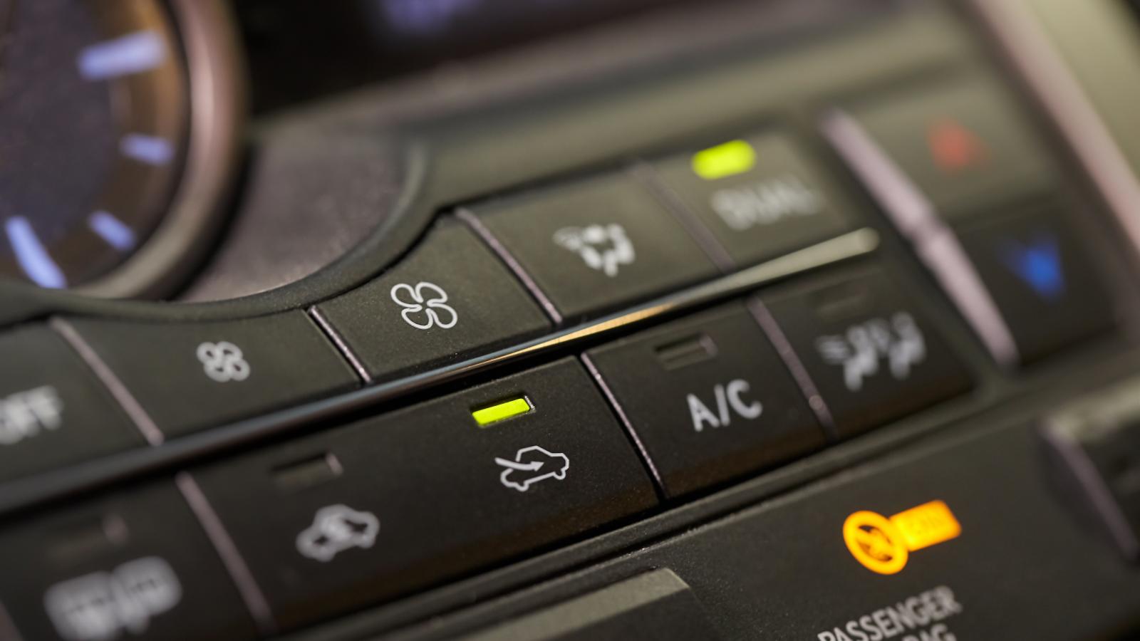 Αυτό είναι το κουμπί στο αυτοκίνητο που απαγορεύεται να πατήσεις τον χειμώνα