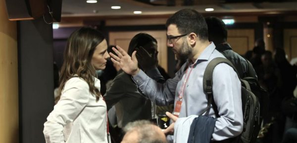 ΣΥΡΙΖΑ: Η Κυριακή του μισού βήματος και των ερωτημάτων