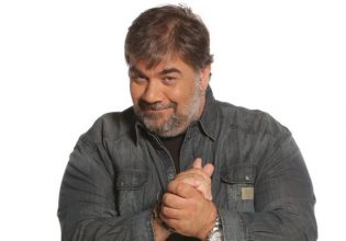 Δημήτρης Σταρόβας: «Θεωρώ λίγο υποκριτικό ότι η Πρωτοψάλτη άλλαξε τον στίχο»