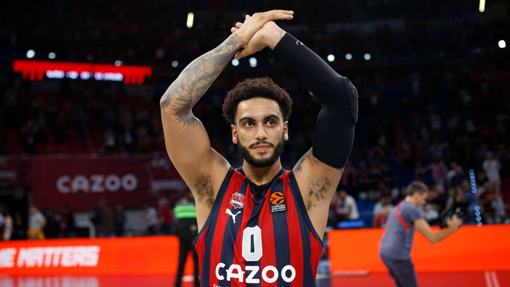 Μάρκους Χάουαρντ: Ο νέος… Σέιν Λάρκιν της Euroleague (vids)