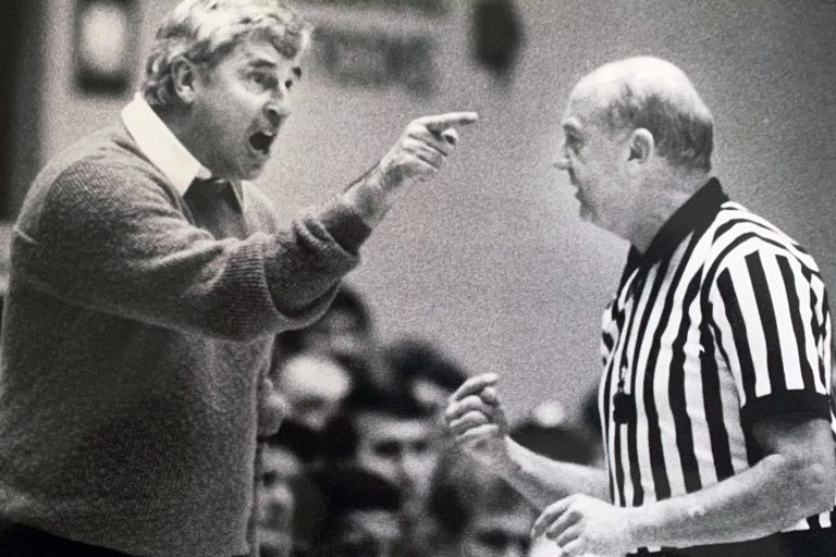 Μπάσκετ: Πέθανε ο «αήττητος» Μπομπ Νάιτ, προπονητής-θρύλος του κολλεγιακού μπάσκετ