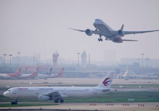 Οι 129 αεροπορικές εταιρείες που «κόπηκαν» από την ΕΕ ως μη ασφαλείς [λίστα]
