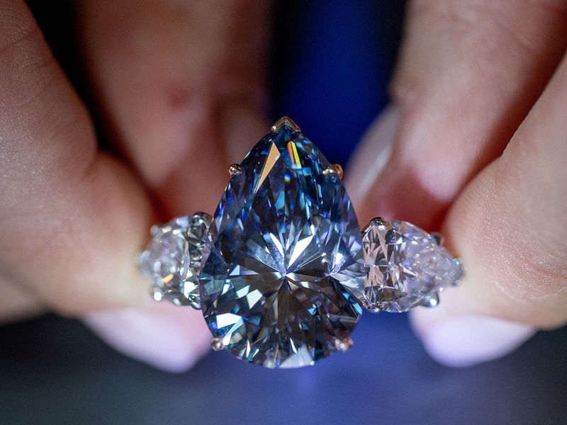 Στο «σφυρί» το «Βασιλικό μπλε» διαμάντι - Πάνω από 50 εκατ. δολάρια η εκτιμώμενη τιμή