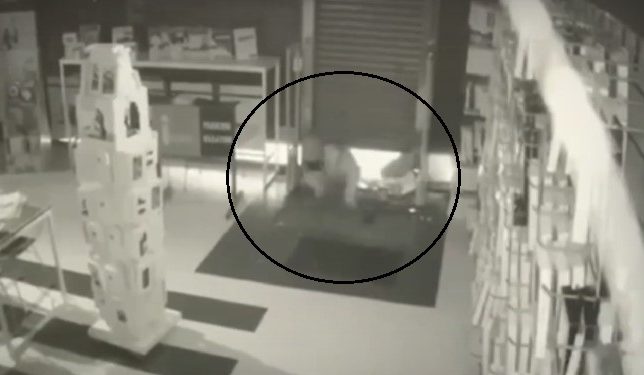 Διάρρηξη στην Κηφισίας: Βίντεο ντοκουμέντο από τη δράση ληστών στο κατάστημα – Όλα έγιναν μέσα σε δύο λεπτά