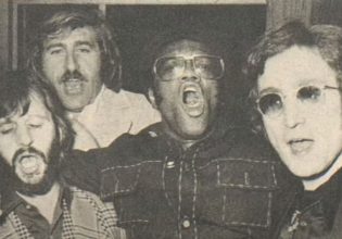 Ο τύπος που κουβαλούσε τις τσάντες (και τα μυστικά) για τους Beatles