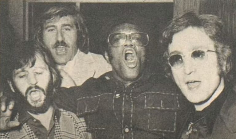 Ο τύπος που κουβαλούσε τις τσάντες (και τα μυστικά) για τους Beatles