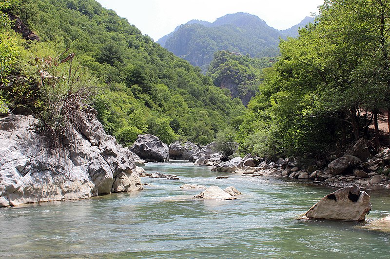 Προστατευόμενος ολόκληρος ο ποταμός Αώος – Τι προβλέπει η απόφαση του ΥΠΕΝ