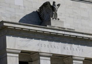 Fed: Αμετάβλητα σε υψηλό 22 ετών τα επιτόκια