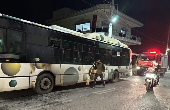 Άνω Λιόσια: Επίθεση με μολότοφ σε αστικό λεωφορείο – Έντρομοι βγήκαν έξω οι επιβάτες