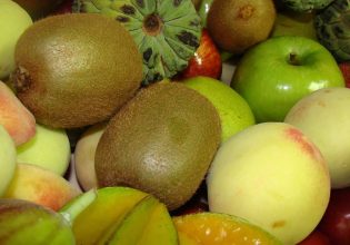 Φρούτα και λαχανικά: Εκτινάχτηκαν οι εξαγωγές ελληνικών ακτινιδίων – Χάνουν έδαφος τα μήλα