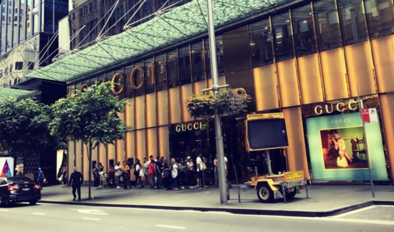 Οι εργαζόμενοι στη Gucci απεργούν για πρώτη φορά στην ιστορία του οίκου μόδας