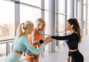 Γυμναστική μετά τα 50: Υπερβαίνοντας το εμπόδιο της κόπωσης