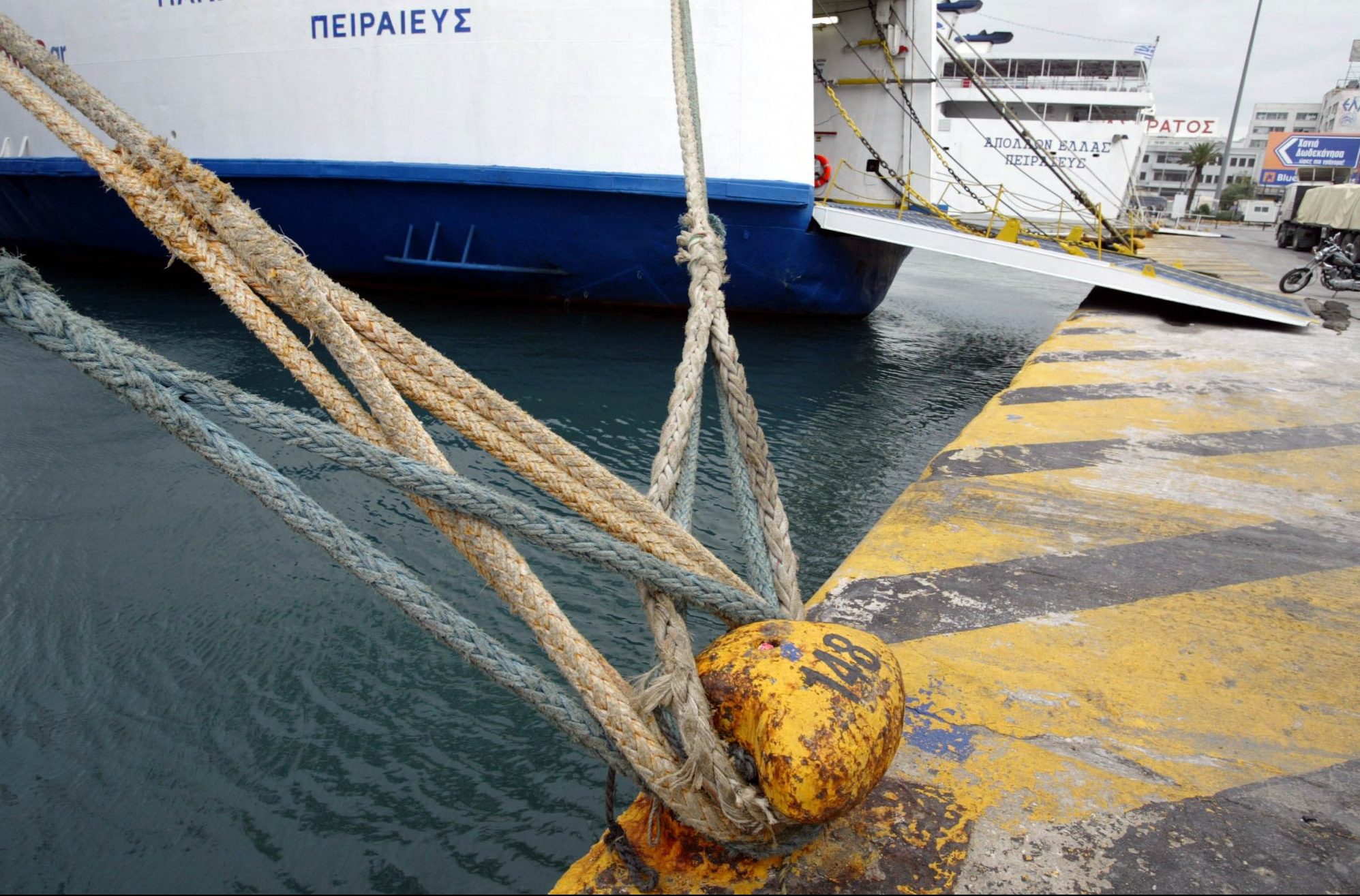 Κακοκαιρία: Δεμένα τα πλοία στα λιμάνια - Απαγορευτικό απόπλου λόγω των θυελλωδών ανέμων
