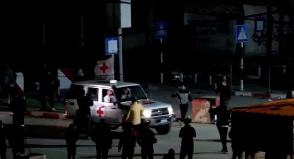 Γάζα: Η Χαμάς ελευθέρωσε 14 ομήρους – Επίκειται η αποφυλάκιση 30 Παλαιστινίων