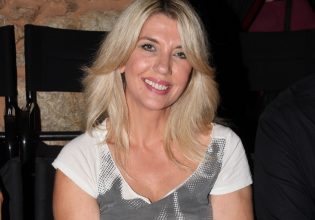 Γιούλη Ηλιοπούλου: «Πήρα τη συγκατάθεση της κόρης μου για να ξαναπαντρευτώ»