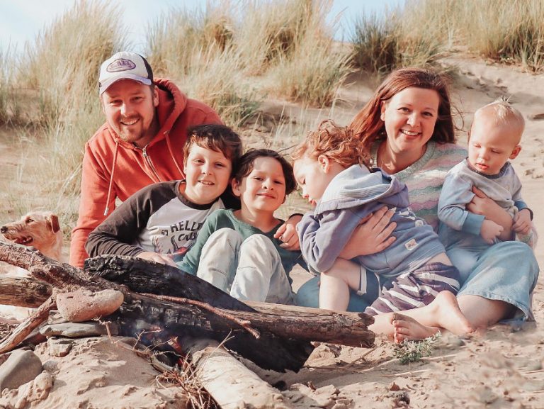 «Η ζωή μου στο Instagram φαίνεται τέλεια, αλλά δεν έχω λεφτά ούτε για πάνες και ρεύμα» – Influencer αποκαλύπτει την αλήθεια