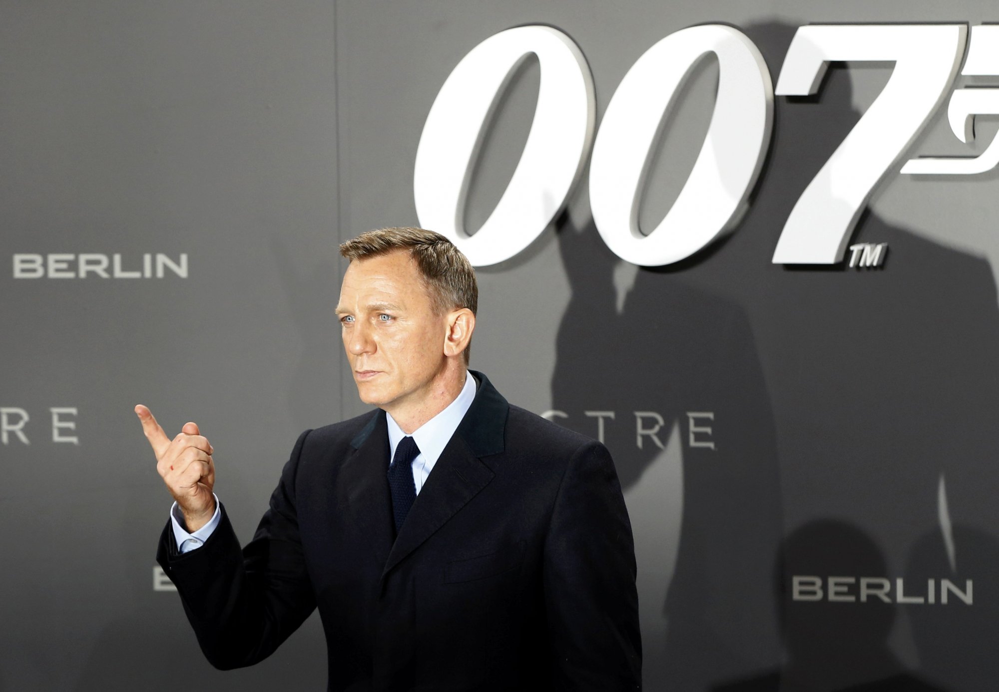 James Bond: Η Βρετανία κυκλοφορεί συλλεκτικά νομίσματα με την εικόνα του