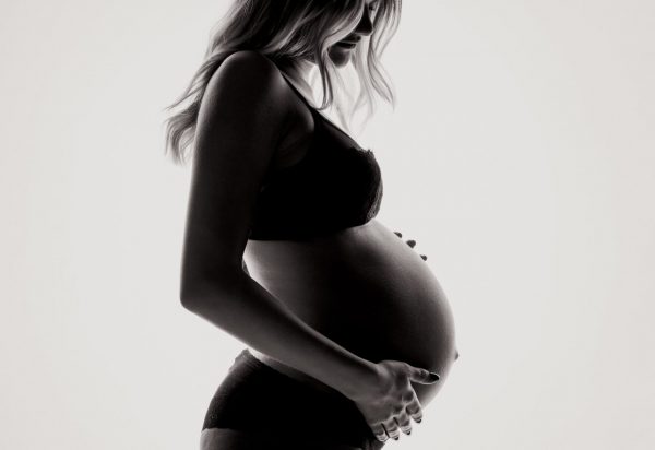 Ενδοοικογενειακή βία: Η στιγμή της σύλληψης του 48χρονου μετά τον ξυλοδαρμό της συντρόφου του