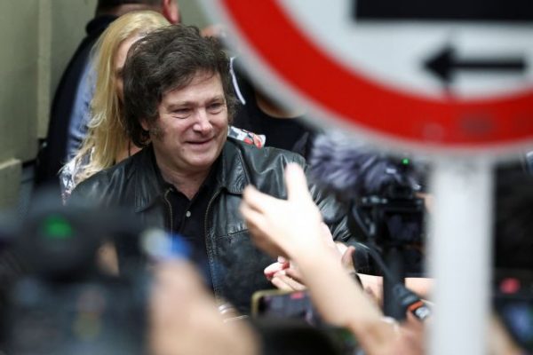 Αργεντινή: Ο νεοεκλεγείς Χαβιέρ Μιλέι θα συναντηθεί με αξιωματούχους του Μπάιντεν και του ΔΝΤ