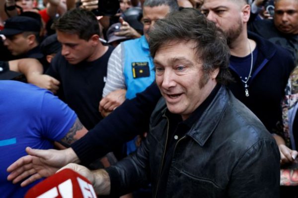 Αργεντινή: Νέος πρόεδρος ο Χαβιέρ Μιλέι που υποσχέθηκε «θεραπεία σοκ» για την οικονομία