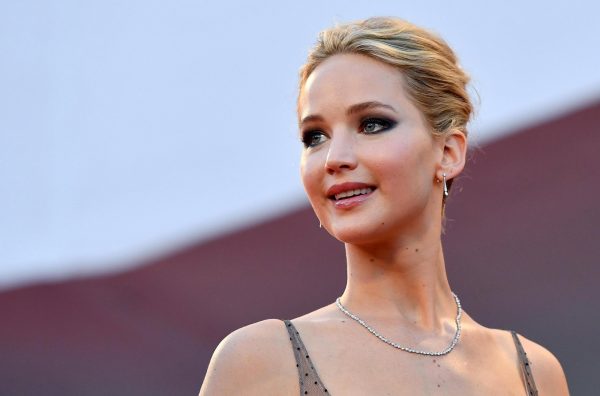 Έκανε πλαστικές επεμβάσεις η Τζένιφερ Λόρενς;