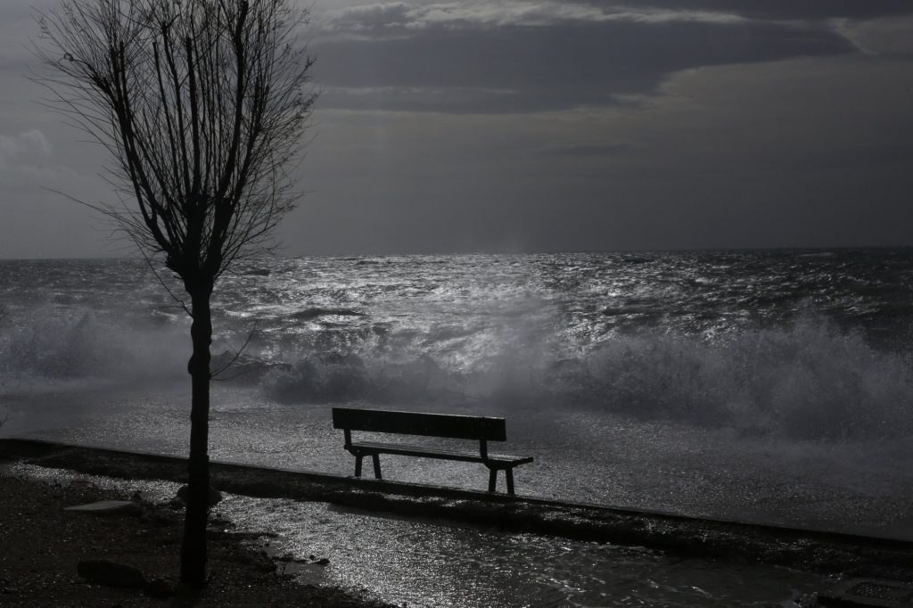 Η κακοκαιρία Ciaran φτάνει στην Ελλάδα