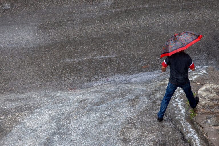 Καιρός: Βροχές, καταιγίδες και πτώση της θερμοκρασίας τις επόμενες ημέρες