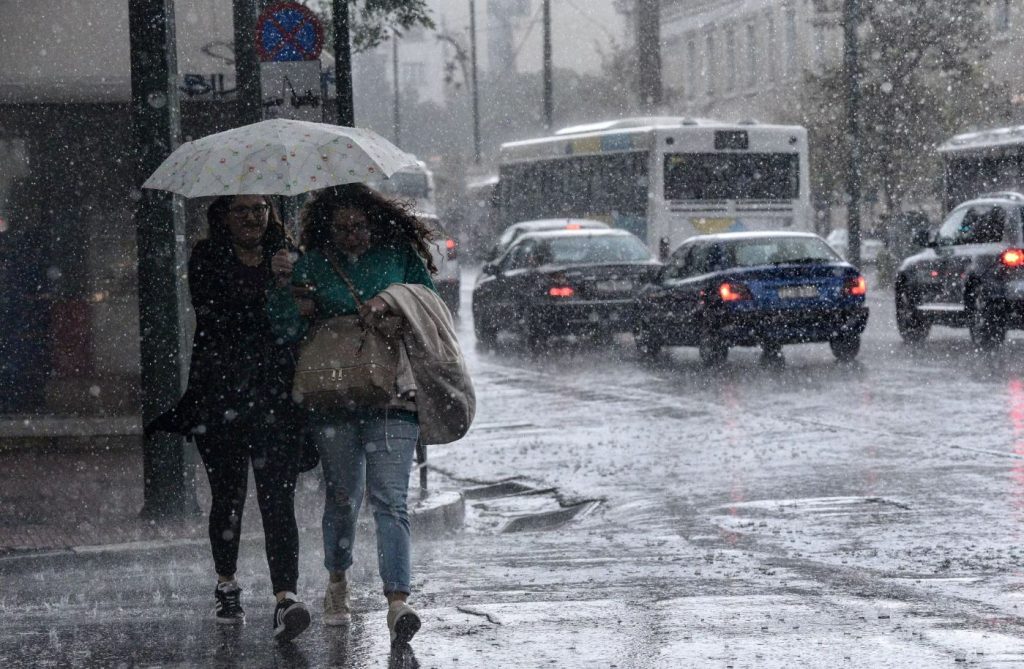 Χαλάει ο καιρός: Έρχονται ισχυρές βροχές και καταιγίδες – Προσοχή στην Αττική