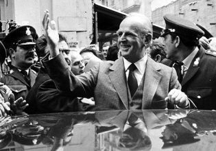 17 Νοεμβρίου 1974: Ο προσωπικός θρίαμβος του Κωνσταντίνου Καραμανλή