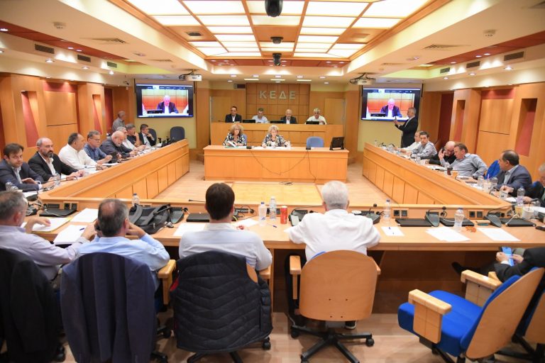 Αυτές είναι οι πραγματικές αποδοχές των Δημάρχων και Αντιδημάρχων σύμφωνα με τον Πρόεδρο της ΚΕΔΕ