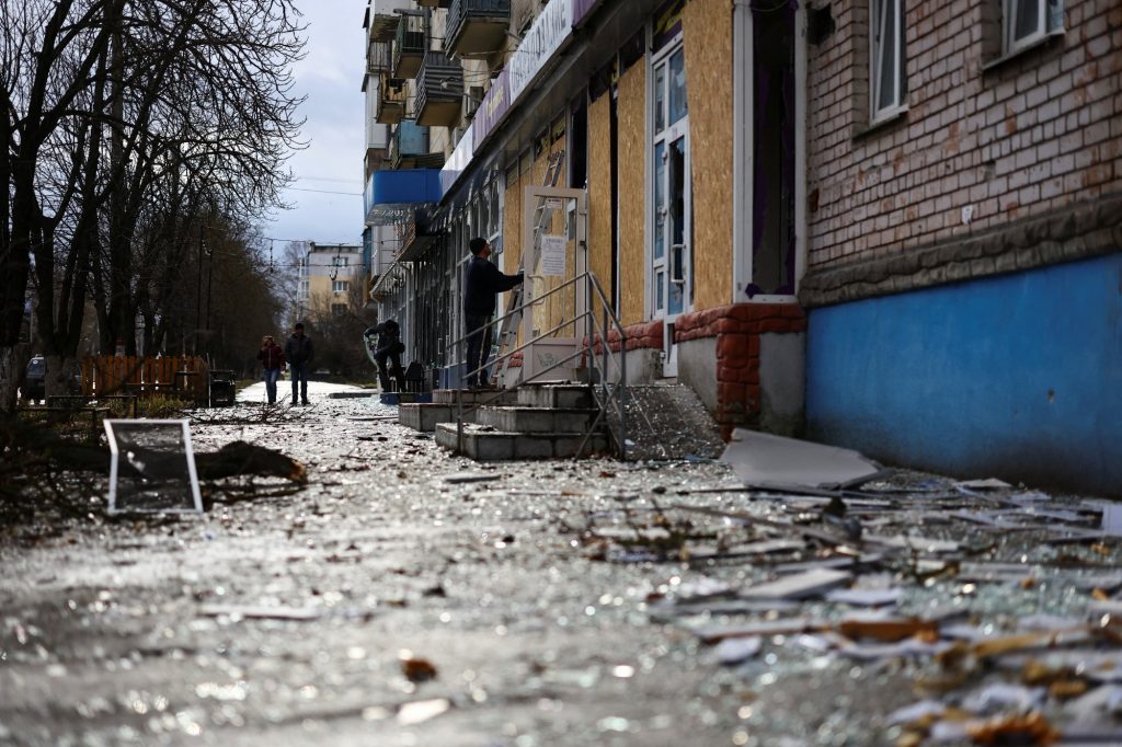 Ουκρανία: Νεκροί και τραυματίες σε ανταλλαγές ρωσικών και ουκρανικών βομβαρδισμών στη Χερσώνα