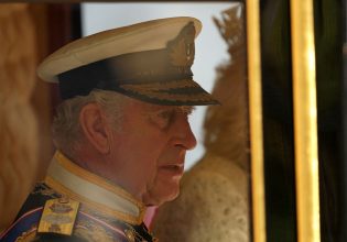 Βασιλιάς Κάρολος: Τι συμβαίνει με τα γενέθλιά του – Πώς εμπλέκονται ο Χάρι και η Μέγκαν