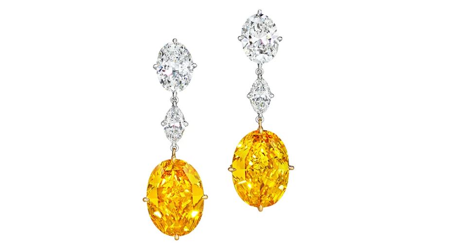Christie’s: Στο σφυρί σκουλαρίκια με σπάνια τεράστια κίτρινα διαμάντια για ασύλληπτο ποσό