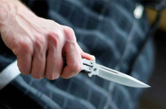 Λάρισα: Μυστήριο με «άγνωστο» που μαχαίρωσε ξαφνικά 25χρονο